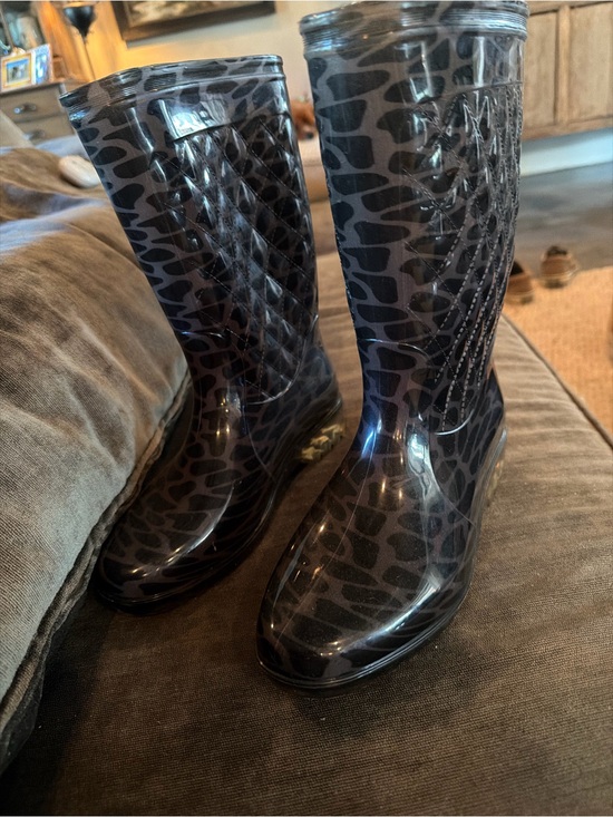 Shoes - Patterned Black Rain Boots